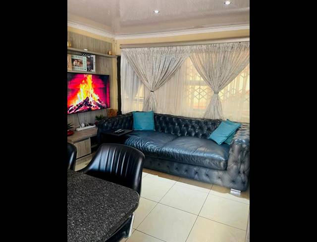 3 BEDROOM HOUSE FOR SALE IN GLEN RIDGE